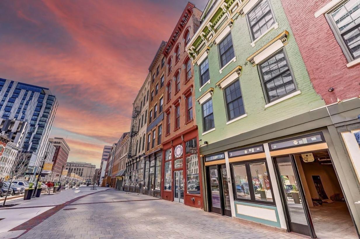 Spacious 2 Bed 2 Bath Downtown Otr Condo Minutes Walk To The Reds Bengals Stadium & More! Цинциннаті Екстер'єр фото