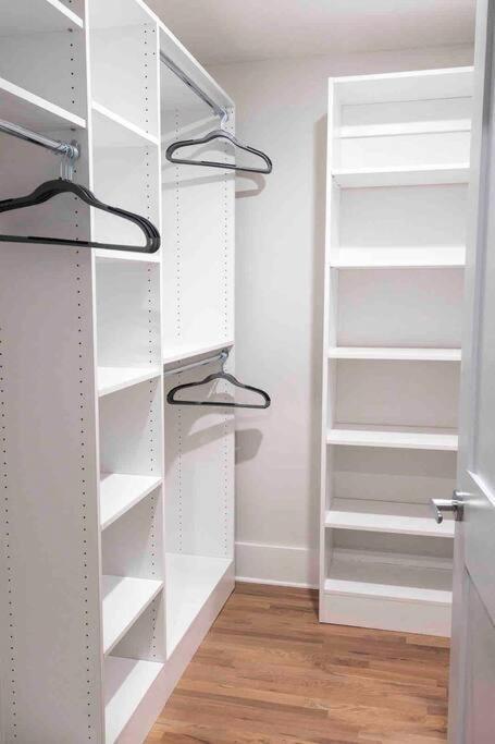 Spacious 2 Bed 2 Bath Downtown Otr Condo Minutes Walk To The Reds Bengals Stadium & More! Цинциннаті Екстер'єр фото