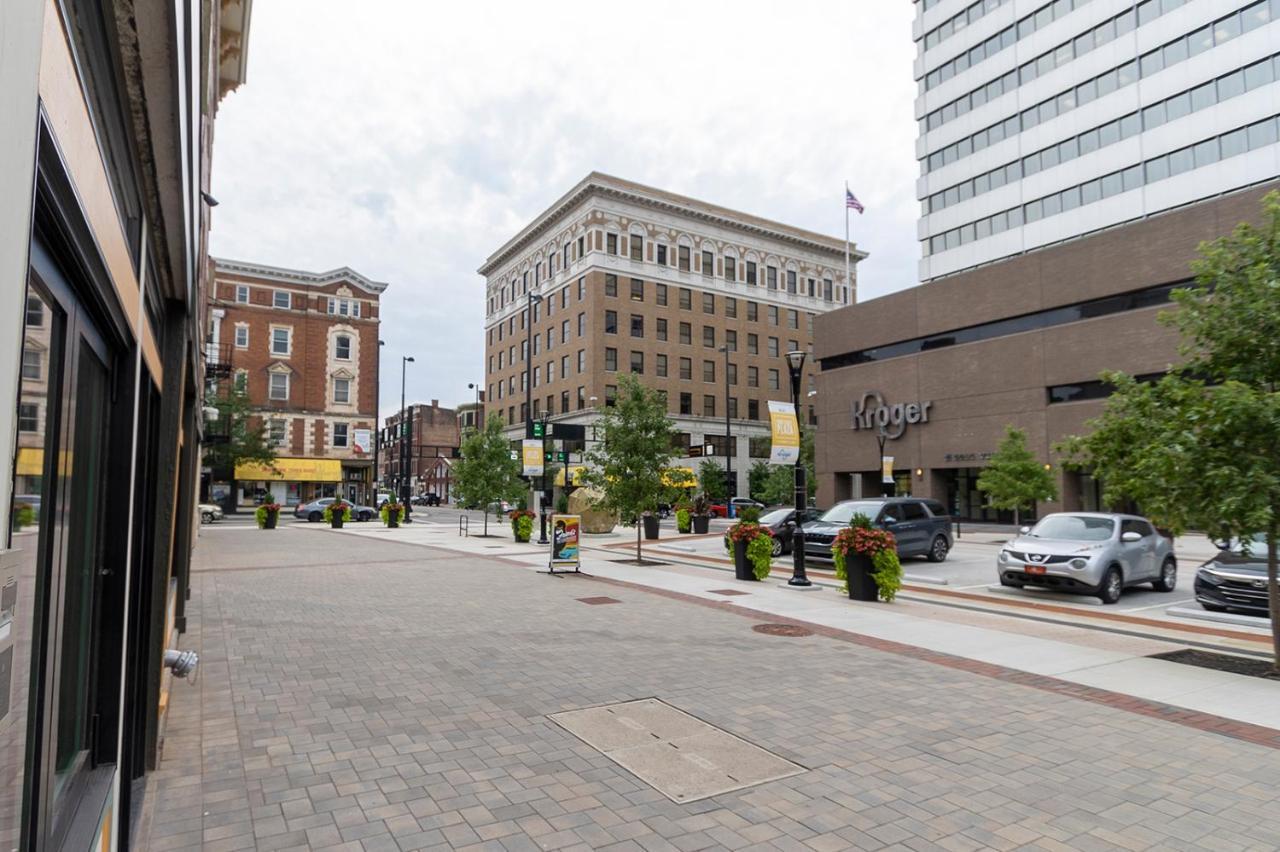 Spacious 2 Bed 2 Bath Downtown Otr Condo Minutes Walk To The Reds Bengals Stadium & More! Цинциннаті Екстер'єр фото