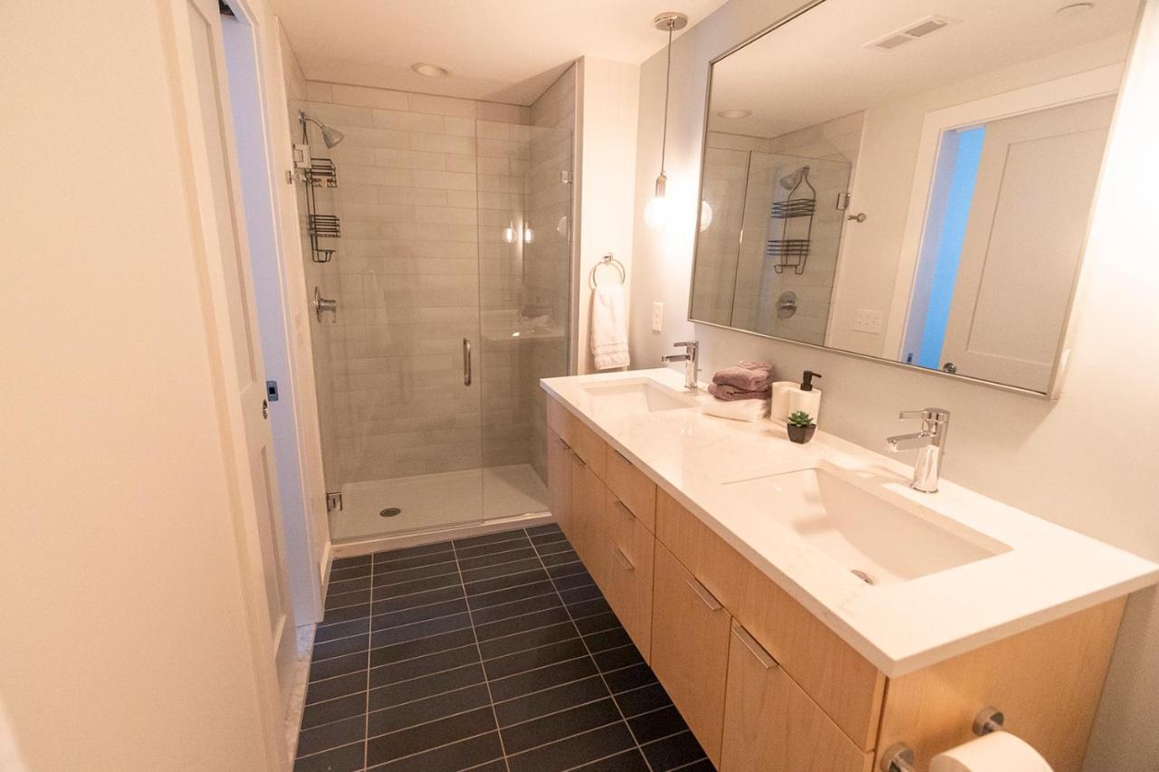 Spacious 2 Bed 2 Bath Downtown Otr Condo Minutes Walk To The Reds Bengals Stadium & More! Цинциннаті Екстер'єр фото